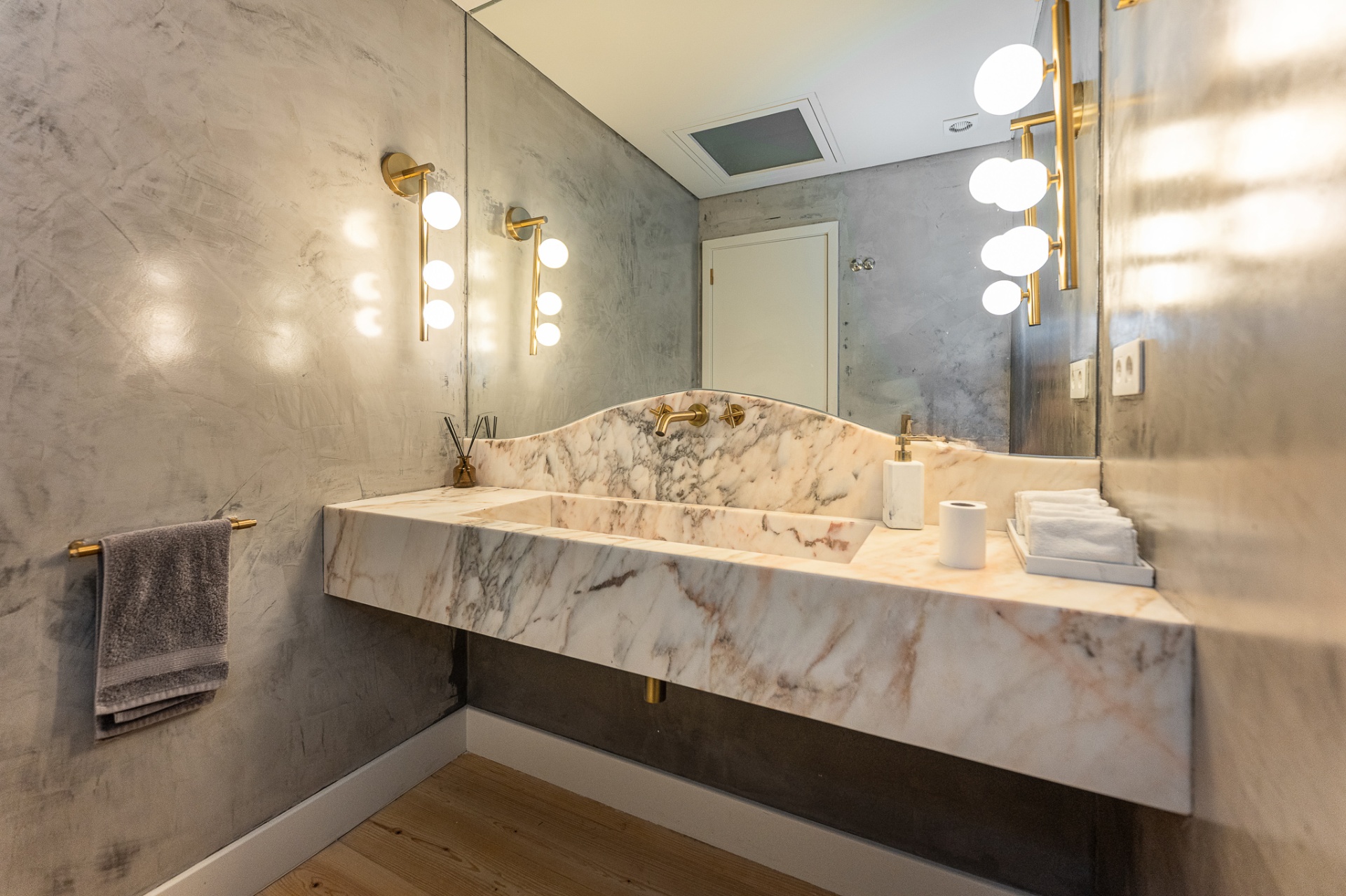 Guest bathroom — marble vanity
