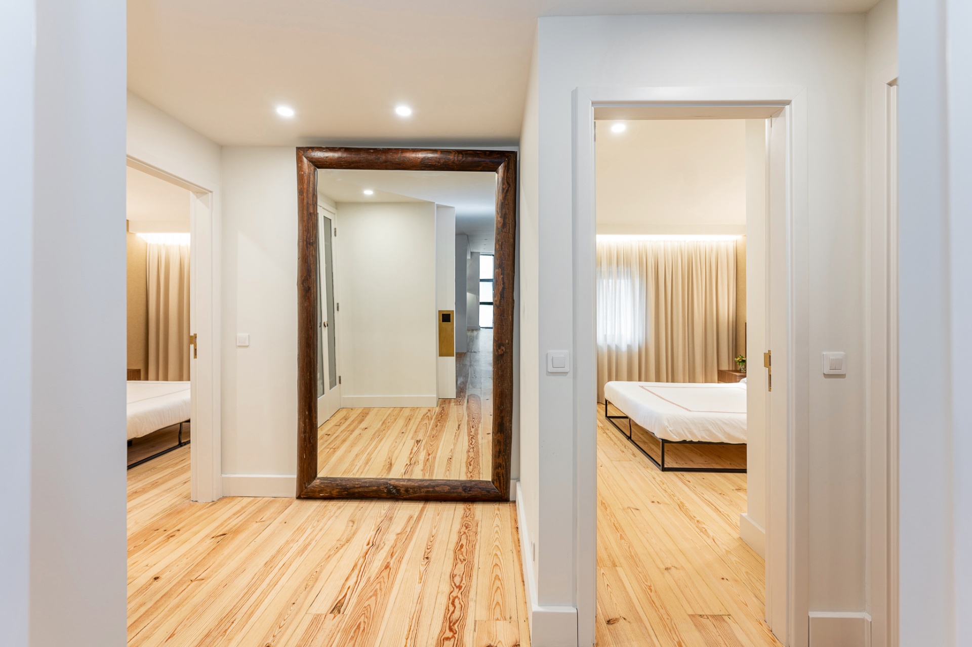 Hallway between bedrooms